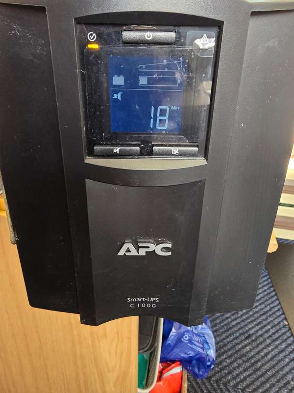 APC Smart-UPS C1000