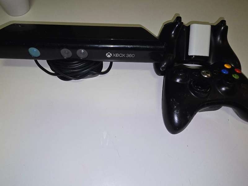 Xbox 360 Full Bundle with 2 Remotes, Kinect, and 4 Games