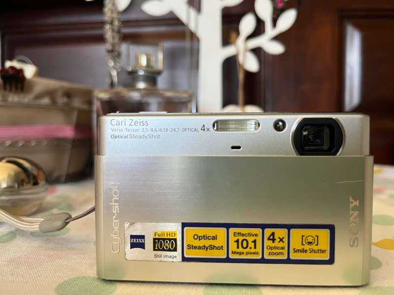 Sony Cybershot DSC T77
