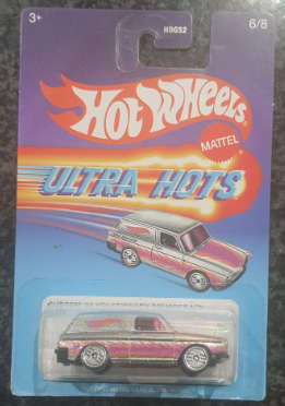 HOTWHEELS '69 VOLKSWAGEN SQUAREBACK - ULTRA HOTS