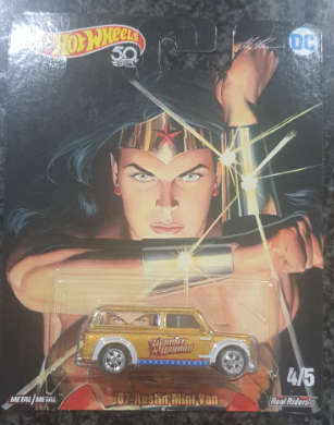 HOT WHEELS '65 AUSTIN MINI VAN - WONDER WOMAN