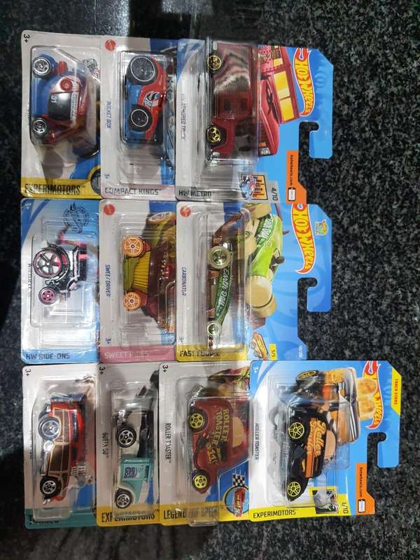 HOT WHEELS COMBO 10 CARS