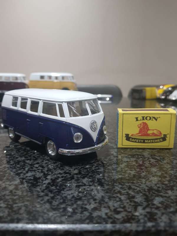 KINSMART VOLKSWAGEN CLASSCAL MUS T1 1962 PULL BACK (J564)