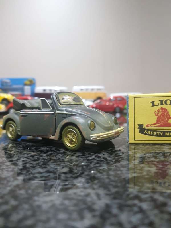 MAISTO VOLKSWAGEN BEETLE CABRIOLET SCALE 1/36 (J579)