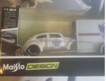 MAISTO DESIGN VOLKSWAGEN VaN "SAMBA" / VOLKSWAGEN BEETLE