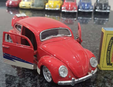 VOLKSWAGEN BEETLE SCALE 1/24