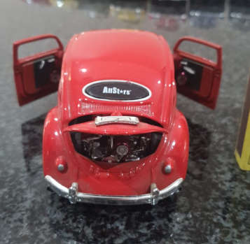 VOLKSWAGEN BEETLE SCALE 1/24