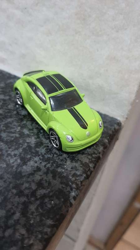 HOTWHEELS VOLKSWAGEN BEETLE NEW (A069)