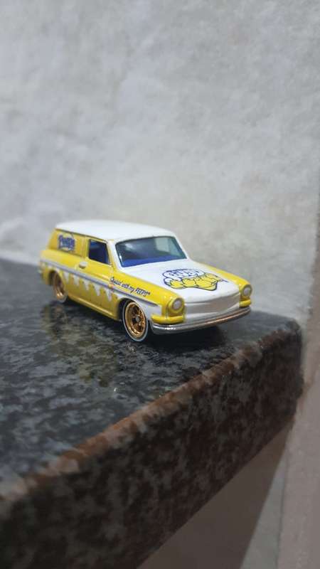 HOTWHEELS VOLKSWAGEN SQUAREBACK