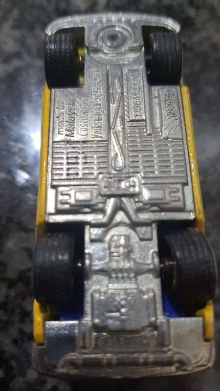 HOTWHEELS VOLKSWAGEN SQUAREBACK