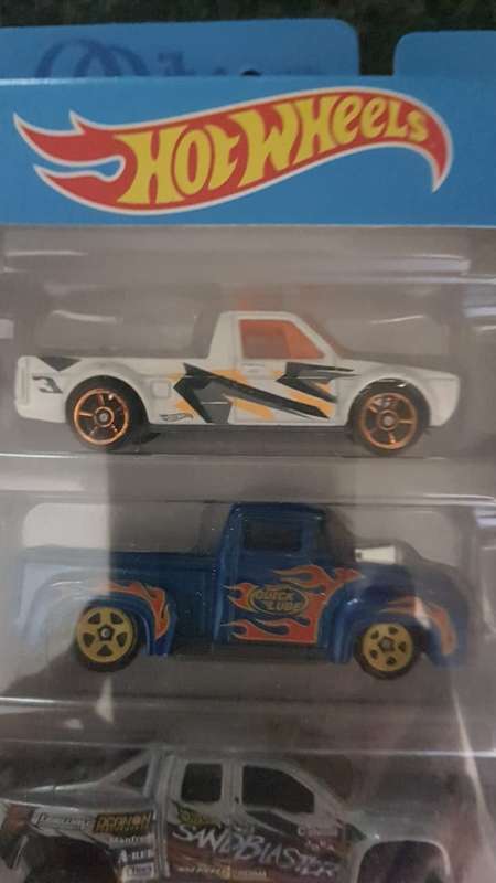 HOTWHEELS HOT TRUCK 5 PACK - VW CADDY, FORD TRUCK, CHEVY C10, CHEVY SILVERADO