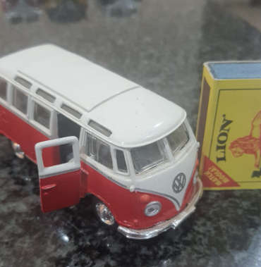 MAISTO VOLKSWAGEN CLASSIC BUS