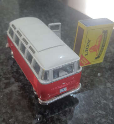 MAISTO VOLKSWAGEN CLASSIC BUS