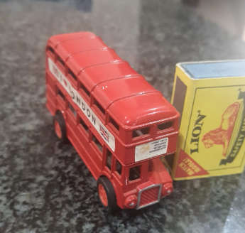LONDON BUS (A012)