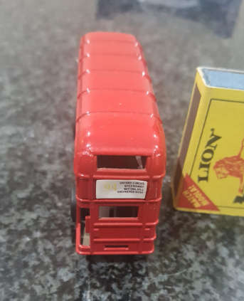 LONDON BUS (A012)