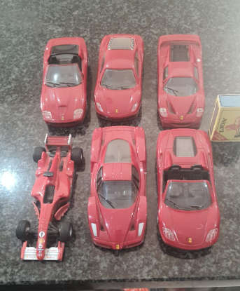 V POWER FERRARI SET OF 6 (A019)