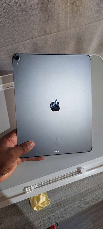 Apple iPad Pro 12.9-inch 3rd Generation 256GB WiFi & Cellular A1895