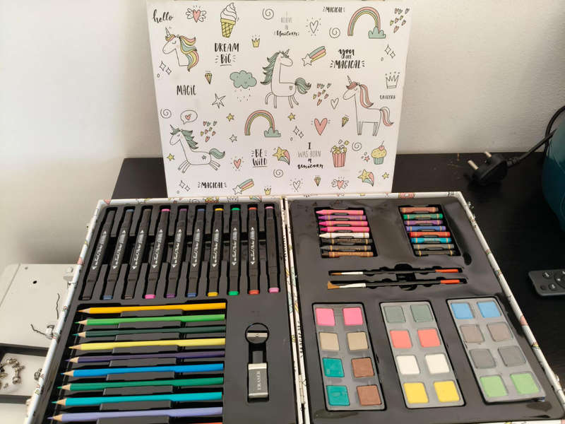 Drawing and Sketch Colored Pencil Crayon Box Watercolor Pen Set 64 Pieces