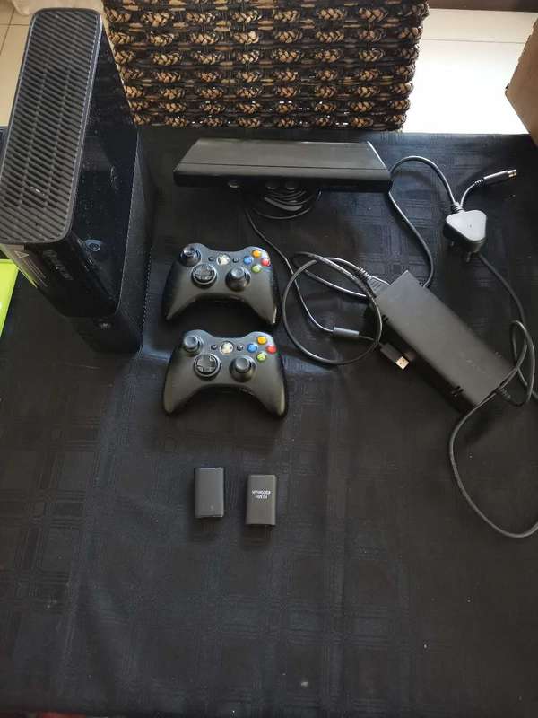 Xbox 360E Kinect