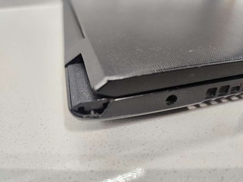 Lenovo ideapad 110 i3 6th Gen Laptop | 4GB RAM | 120GB SSD | Read Important Notes | Sold As-Is