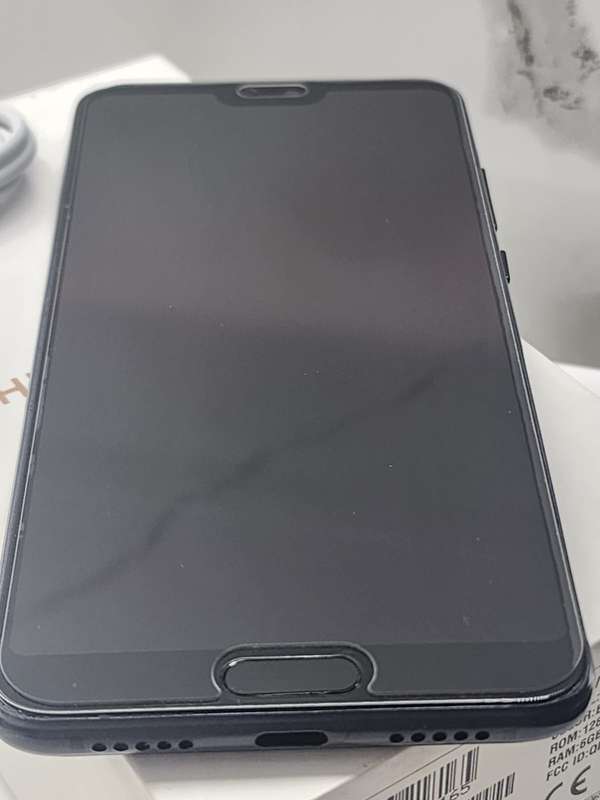 Huawei P20 Pro (128GB, Black) - OLED Display, Original Box + Cable