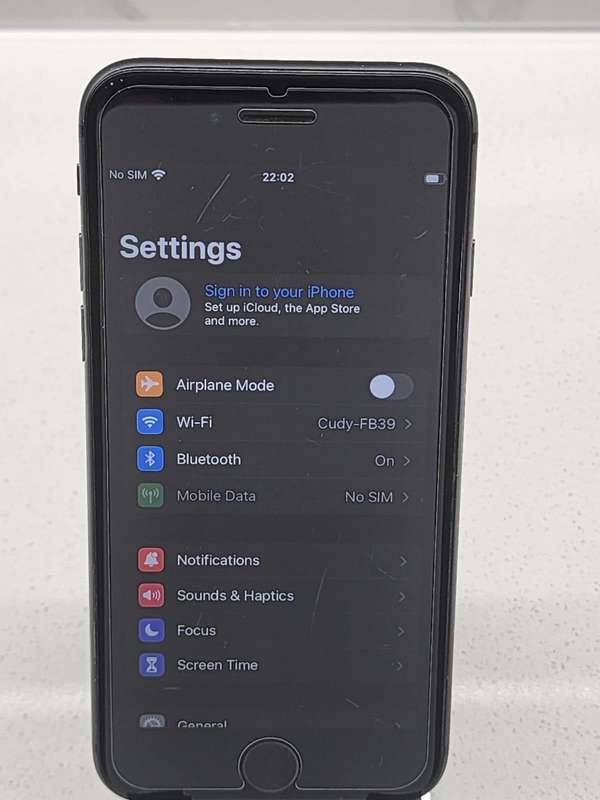 Apple iPhone 8 - 64GB - 100% Battery Health + FREE Wireless Earphones & Charging Dock!