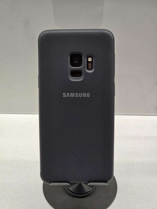 Samsung Galaxy S9  + Power Bank + USB Cable