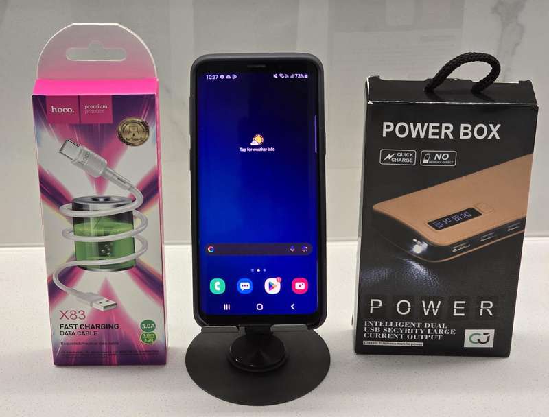 Samsung Galaxy S9  + Power Bank + USB Cable