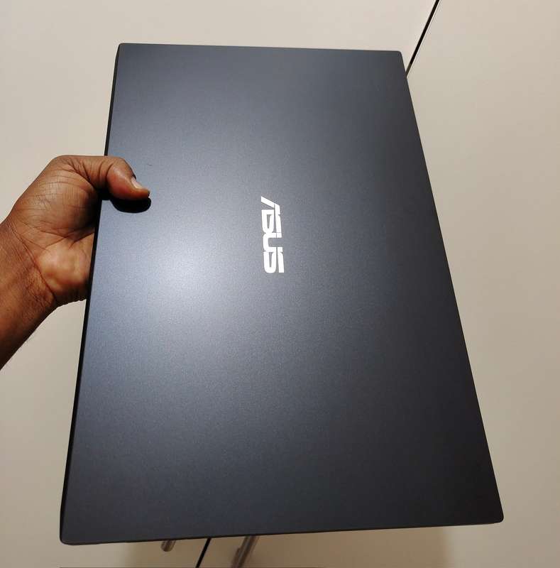 Asus expert book B15 - Intel i5 11th gen , 16 Gb ram, 512 Gb SSD