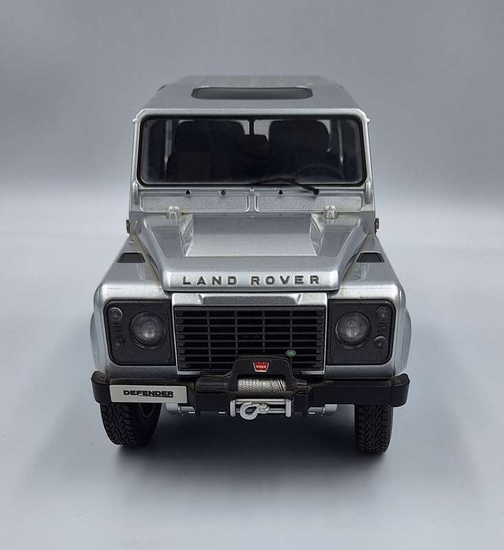 Land Rover Defender 90 1:18 Kyosho Diecast Model