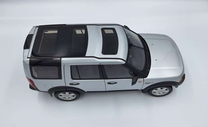 Land Rover Discovery 3 1:18 AutoArt Diecast Model