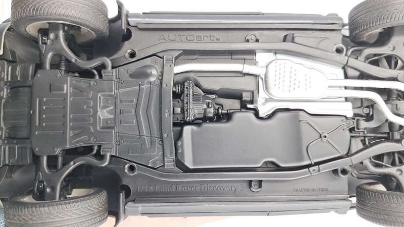 Land Rover Discovery 3 1:18 AutoArt Diecast Model