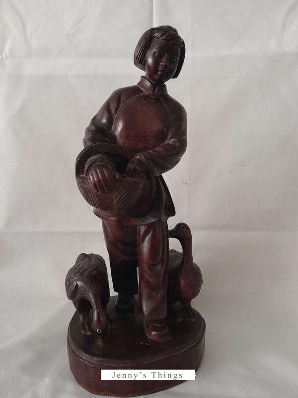 Wooden Chines figurine - Girl feeding geese (Height 27cm)