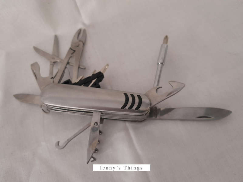 11 in 1 Multi purpose stainless steel pocket knife