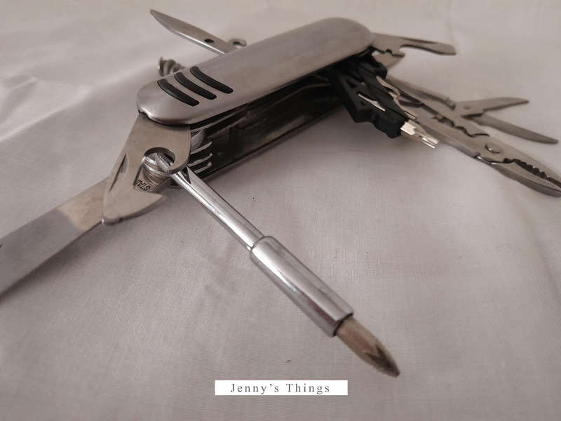 11 in 1 Multi purpose stainless steel pocket knife