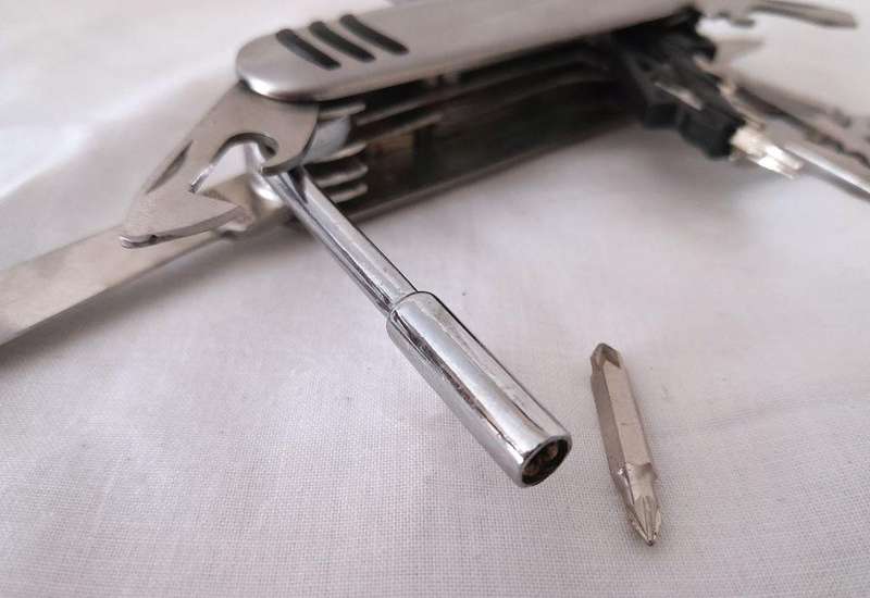 11 in 1 Multi purpose stainless steel pocket knife
