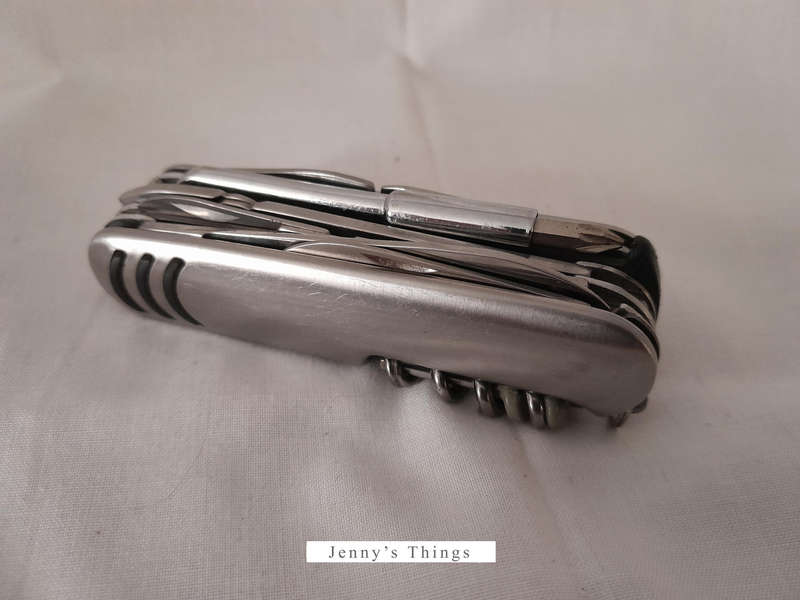 11 in 1 Multi purpose stainless steel pocket knife