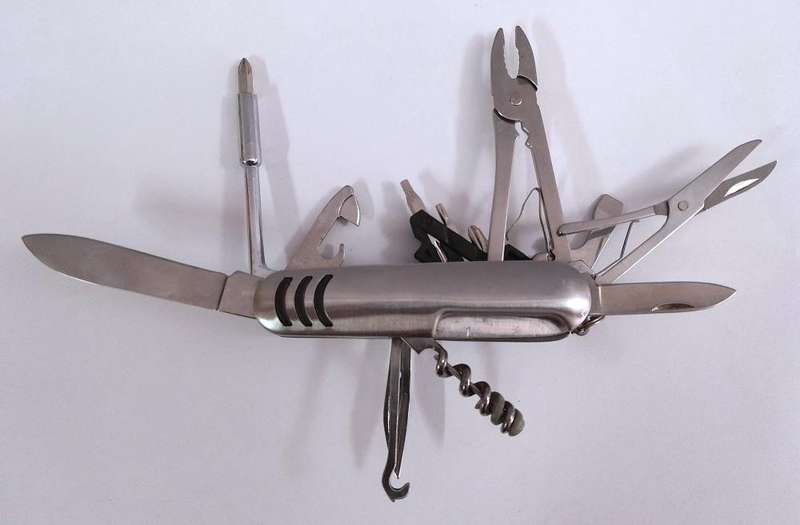 11 in 1 Multi purpose stainless steel pocket knife