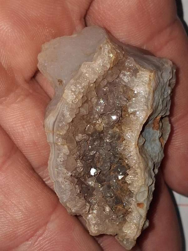 Quartz with banded agate shell