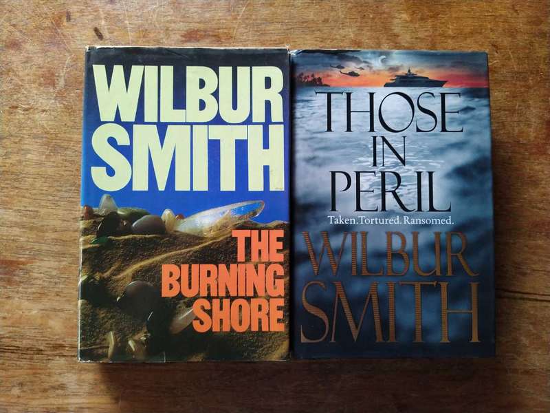 Wilbur Smith 2 book bundle no.2