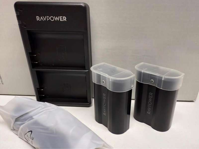 RAVPOWER EN-EL15 Charger & Batteries ( NIKON )