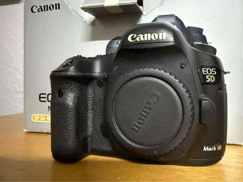 Canon 5D MkIII DSLR Fullframe Camera Kit