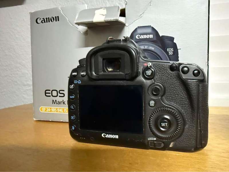 Canon 5D MkIII DSLR Fullframe Camera Kit