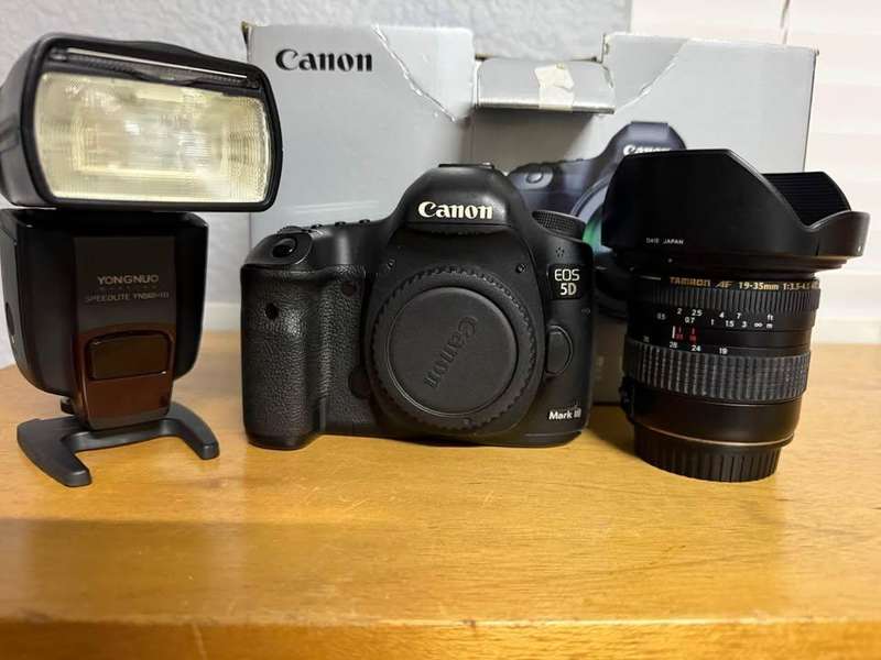 Canon 5D MkIII DSLR Fullframe Camera Kit