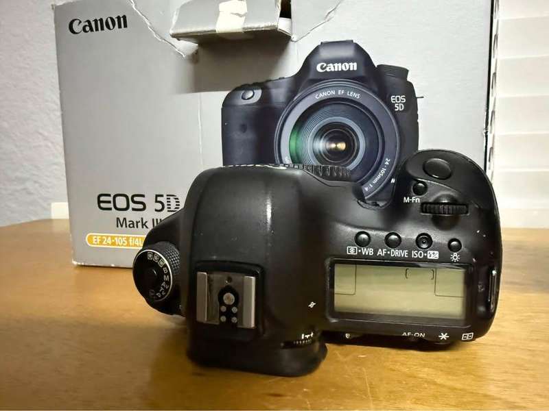 Canon 5D MkIII DSLR Fullframe Camera Kit
