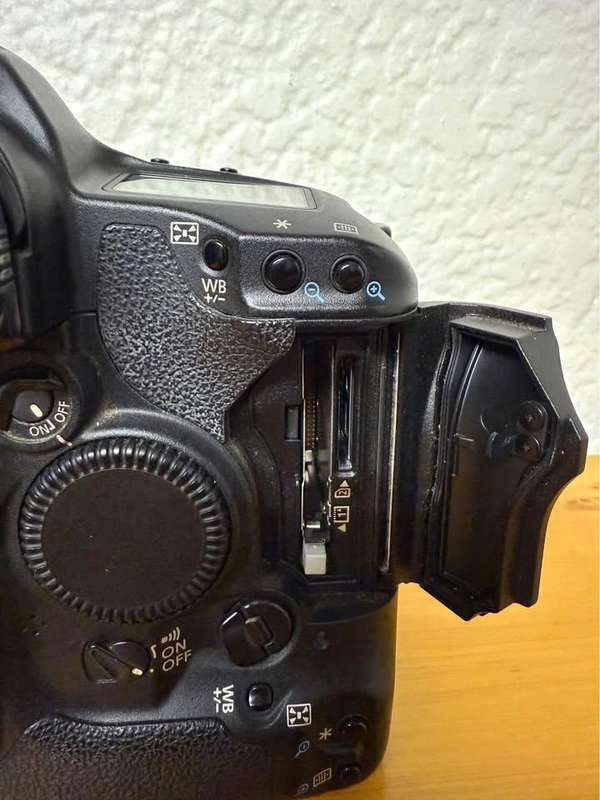 CANON Eos 1D Mark II DSLR Digital Camera Body