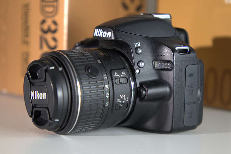 Nikon D3200 DSLR Camera Kit ( 24 Megapixel / 4 fps )