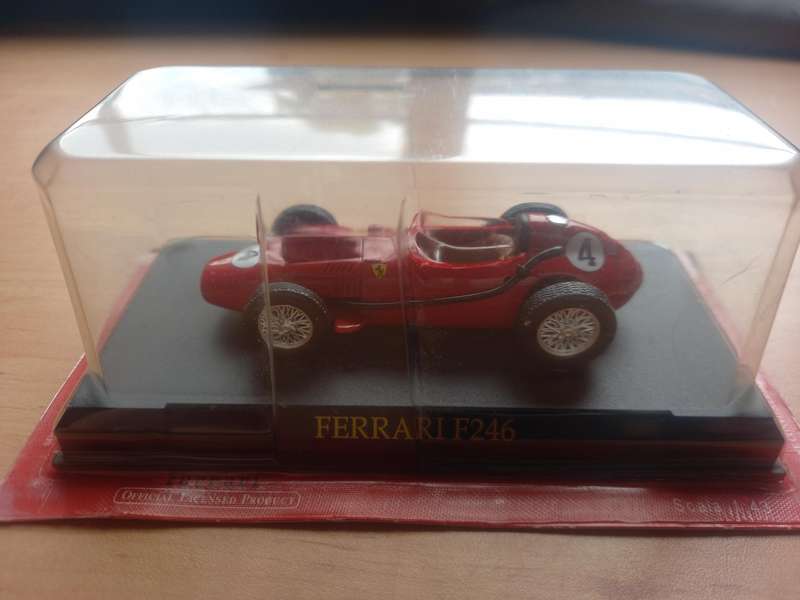 Ferrari F246 1:43 Diecast scale model + magazine