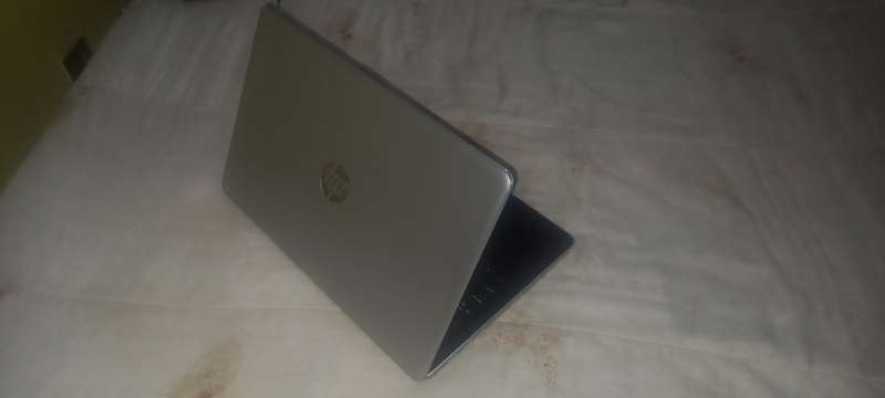 HP Laptop 15-da0xxx