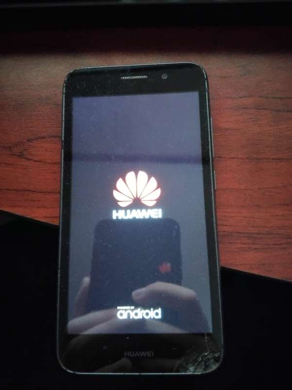 Huawei phone Read description